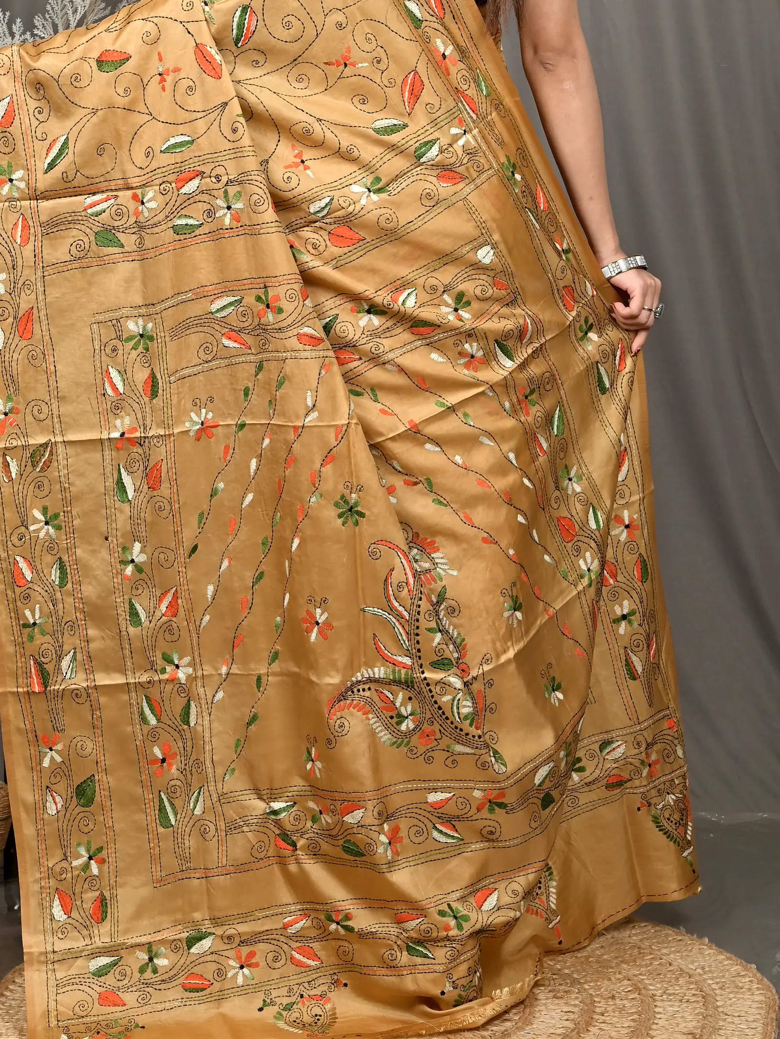 Brown Cotton Bolpur Kantha Stitch Saree (22)